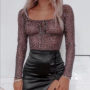 Motel rocks- JANINA TOP IN RAR LEOPARD MESH